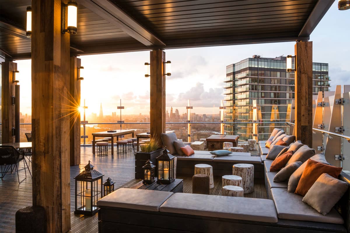 Novotel london canary wharf louvered roof terrace 03