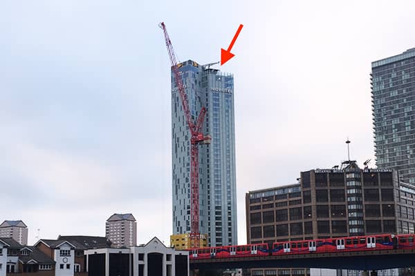 Novotel london canary wharf louvered roof terrace 08